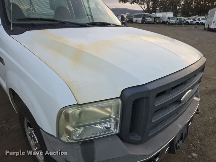 image for item YA0274 2005 Ford F250 Super Duty XL pickup truck