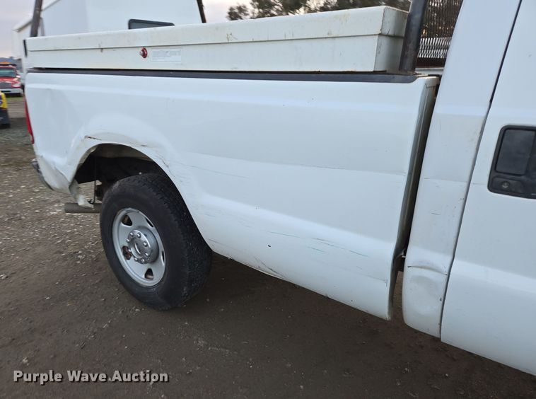 image for item YA0274 2005 Ford F250 Super Duty XL pickup truck