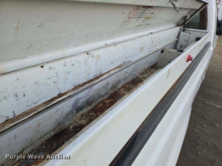 image for item YA0274 2005 Ford F250 Super Duty XL pickup truck