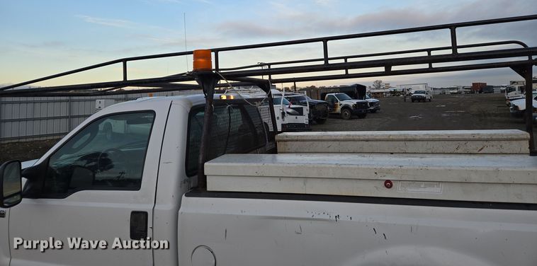 image for item YA0274 2005 Ford F250 Super Duty XL pickup truck