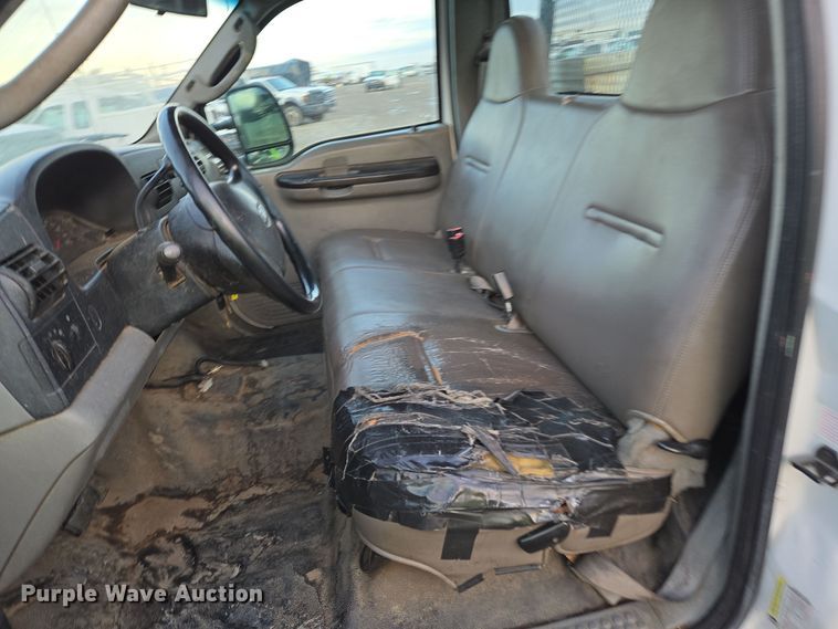 image for item YA0274 2005 Ford F250 Super Duty XL pickup truck