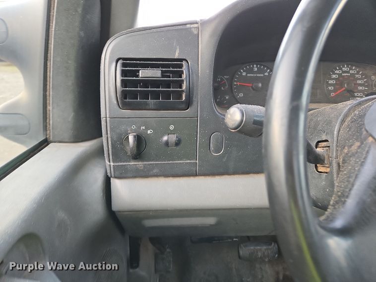 image for item YA0274 2005 Ford F250 Super Duty XL pickup truck