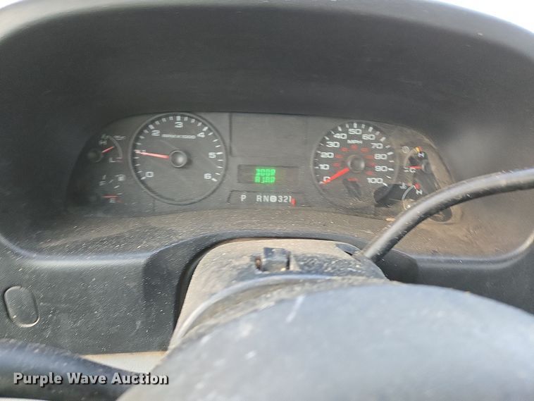 image for item YA0274 2005 Ford F250 Super Duty XL pickup truck