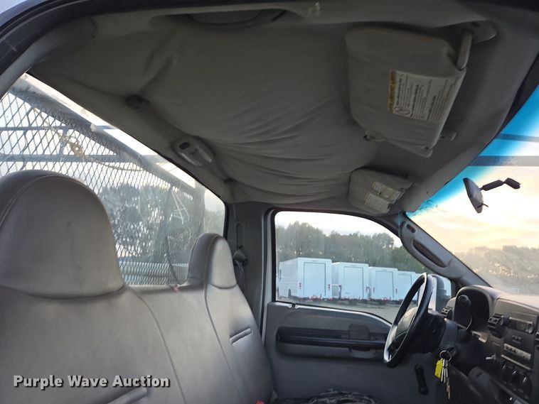 image for item YA0274 2005 Ford F250 Super Duty XL pickup truck