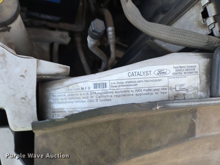 image for item YA0274 2005 Ford F250 Super Duty XL pickup truck