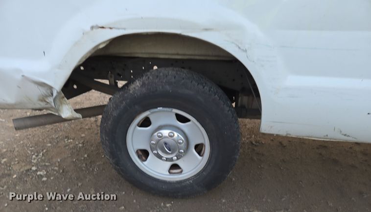 image for item YA0274 2005 Ford F250 Super Duty XL pickup truck