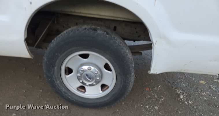 image for item YA0274 2005 Ford F250 Super Duty XL pickup truck