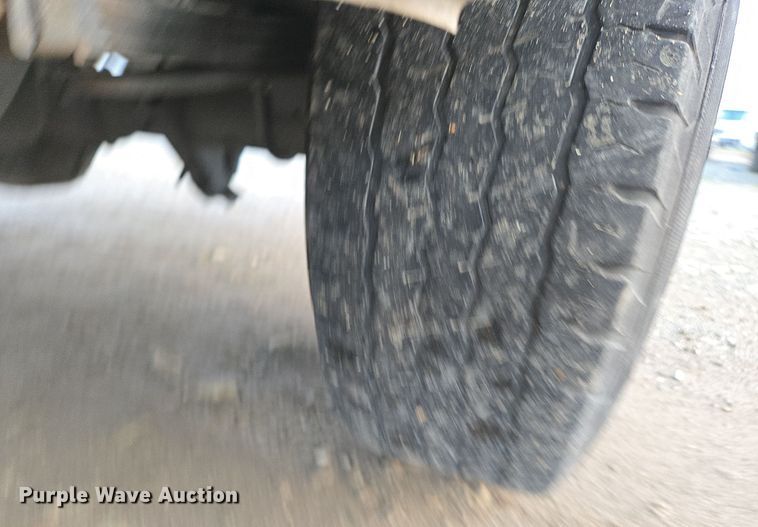 image for item YA0274 2005 Ford F250 Super Duty XL pickup truck