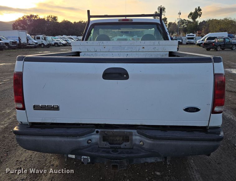 image for item YA0276 2006 Ford F250 Super Duty XL pickup truck