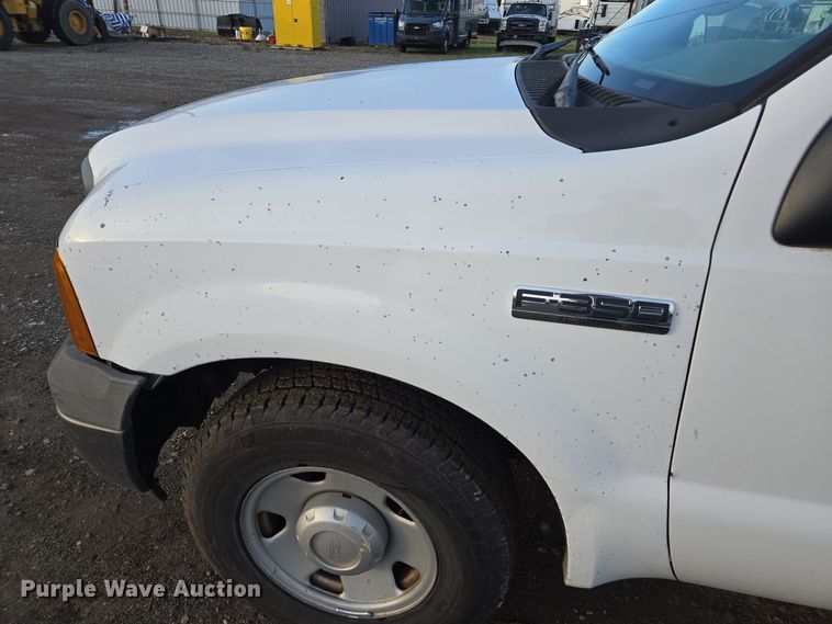 image for item YA0276 2006 Ford F250 Super Duty XL pickup truck