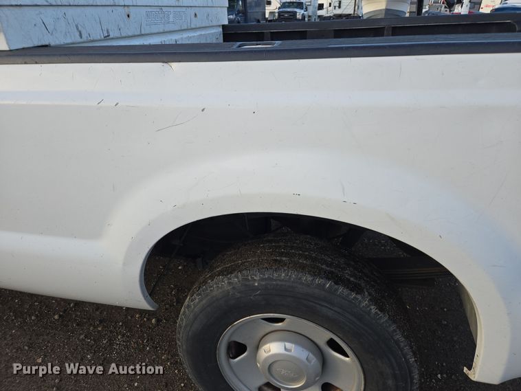 image for item YA0276 2006 Ford F250 Super Duty XL pickup truck