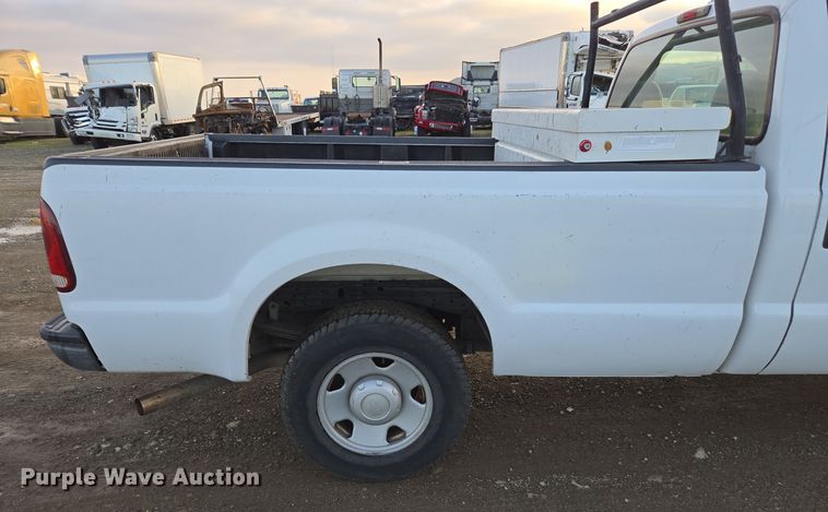 image for item YA0276 2006 Ford F250 Super Duty XL pickup truck