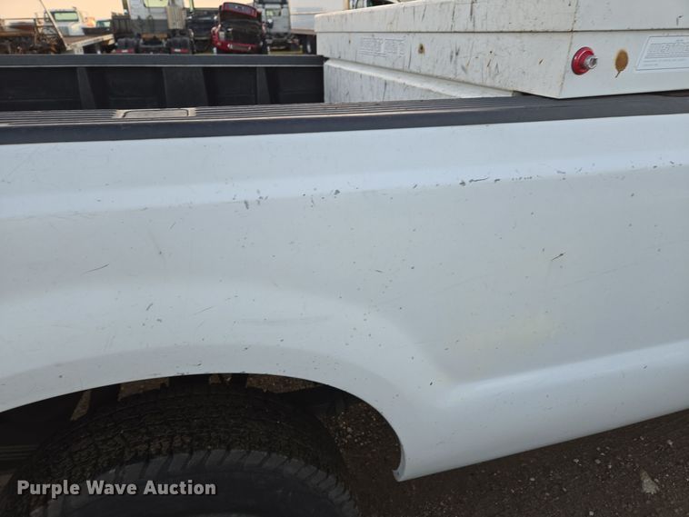 image for item YA0276 2006 Ford F250 Super Duty XL pickup truck