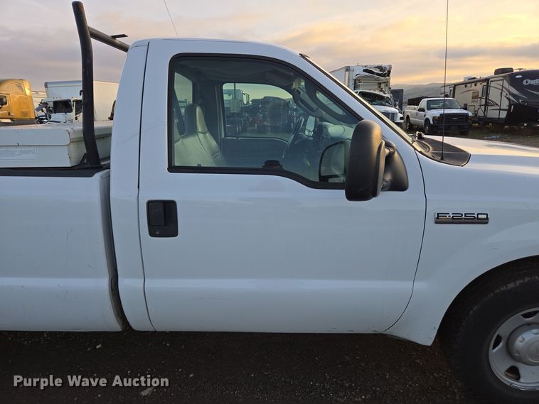 image for item YA0276 2006 Ford F250 Super Duty XL pickup truck