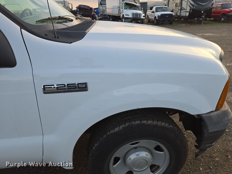 image for item YA0276 2006 Ford F250 Super Duty XL pickup truck