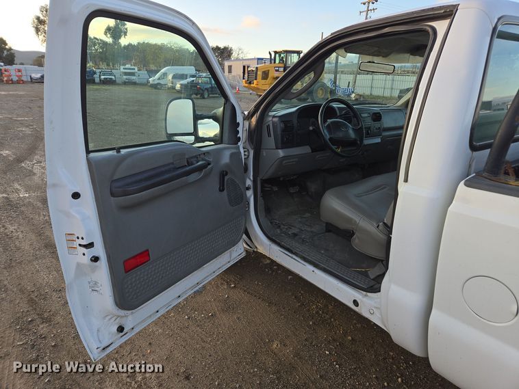 image for item YA0276 2006 Ford F250 Super Duty XL pickup truck