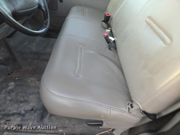 image for item YA0276 2006 Ford F250 Super Duty XL pickup truck