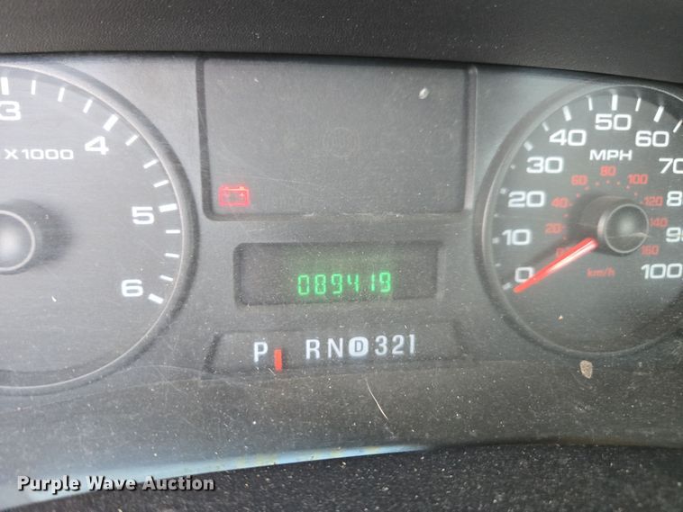 image for item YA0276 2006 Ford F250 Super Duty XL pickup truck