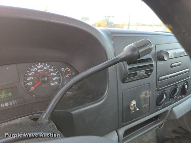 image for item YA0276 2006 Ford F250 Super Duty XL pickup truck