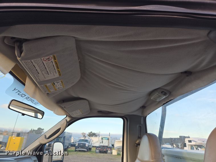 image for item YA0276 2006 Ford F250 Super Duty XL pickup truck