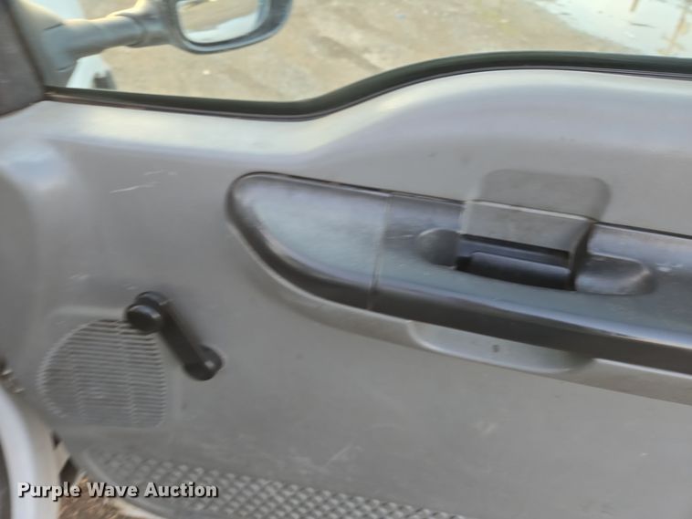 image for item YA0276 2006 Ford F250 Super Duty XL pickup truck