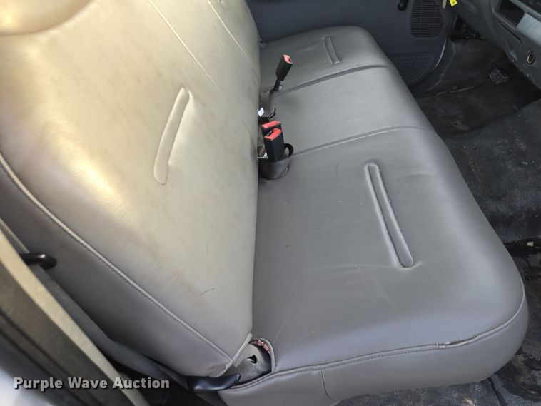 image for item YA0276 2006 Ford F250 Super Duty XL pickup truck