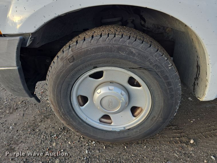 image for item YA0276 2006 Ford F250 Super Duty XL pickup truck