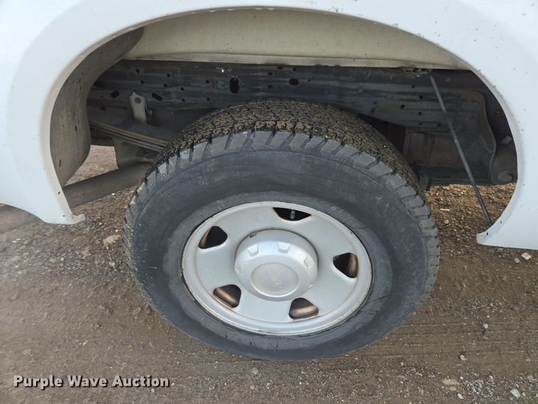 image for item YA0276 2006 Ford F250 Super Duty XL pickup truck