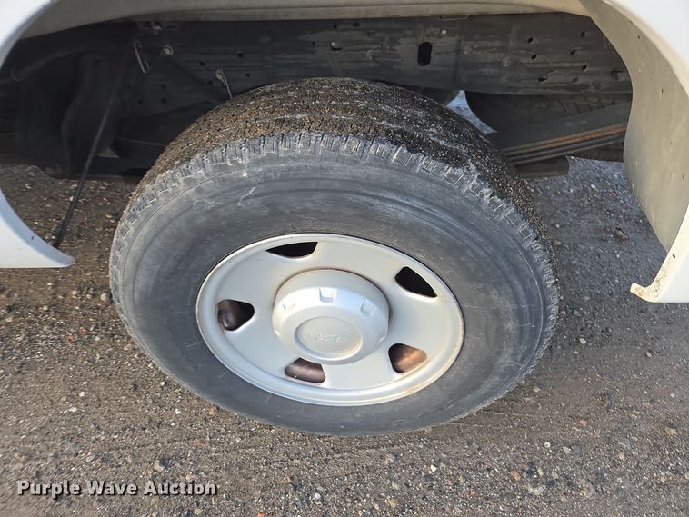 image for item YA0276 2006 Ford F250 Super Duty XL pickup truck