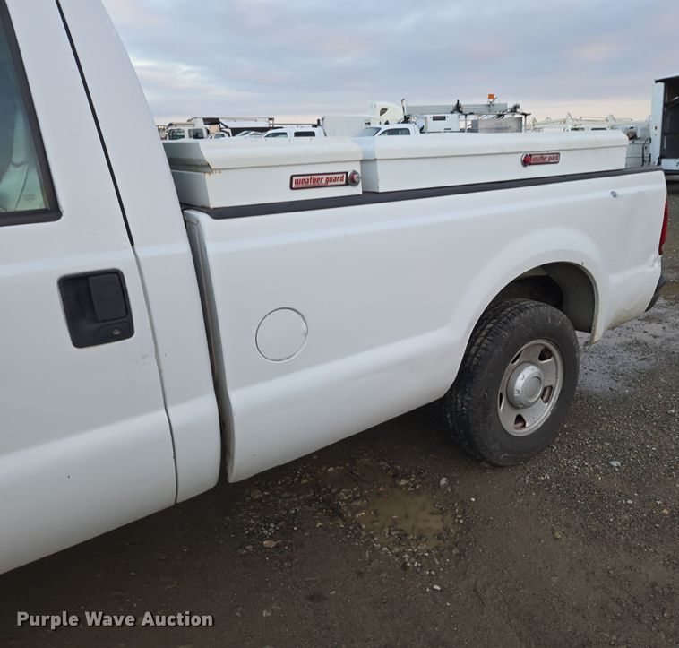 image for item YA0278 2006 Ford F250 Super Duty XL pickup truck