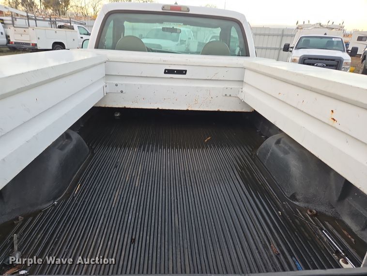 image for item YA0278 2006 Ford F250 Super Duty XL pickup truck