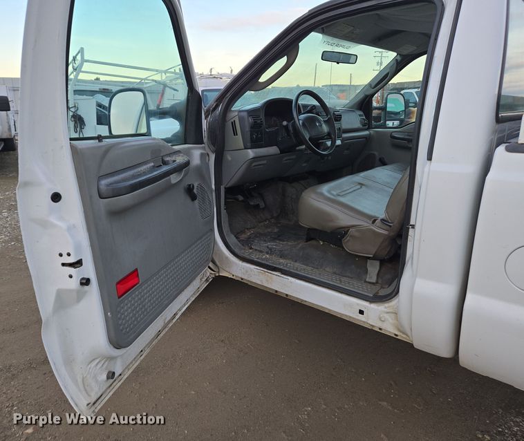 image for item YA0278 2006 Ford F250 Super Duty XL pickup truck