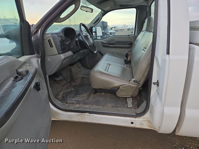 image for item YA0278 2006 Ford F250 Super Duty XL pickup truck