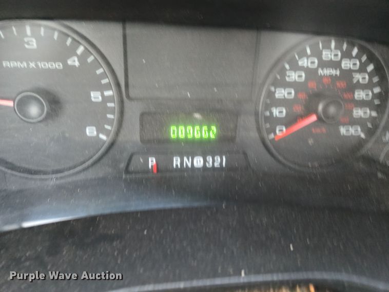 image for item YA0278 2006 Ford F250 Super Duty XL pickup truck