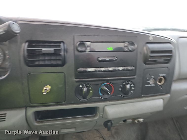 image for item YA0278 2006 Ford F250 Super Duty XL pickup truck