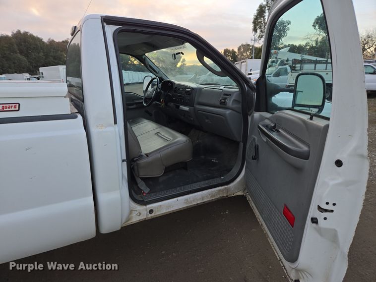 image for item YA0278 2006 Ford F250 Super Duty XL pickup truck