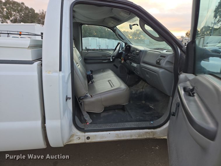 image for item YA0278 2006 Ford F250 Super Duty XL pickup truck