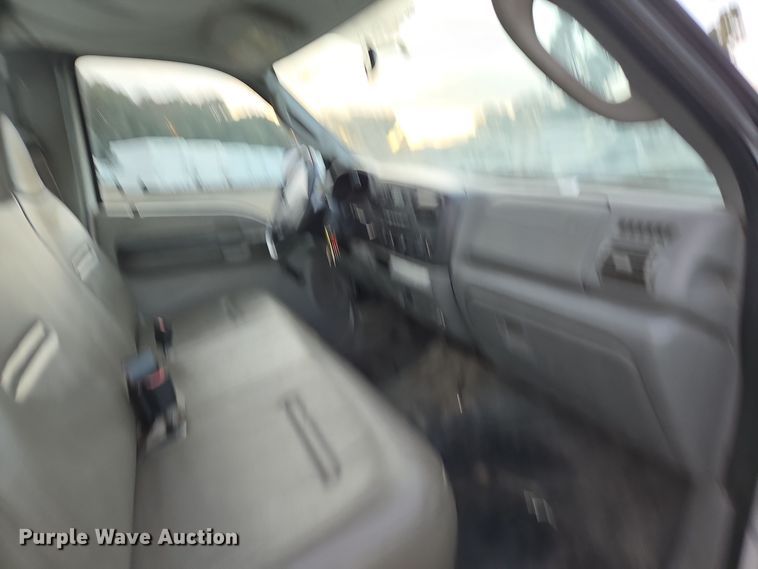 image for item YA0278 2006 Ford F250 Super Duty XL pickup truck