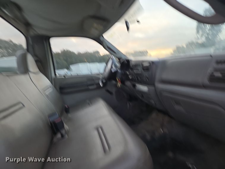 image for item YA0278 2006 Ford F250 Super Duty XL pickup truck