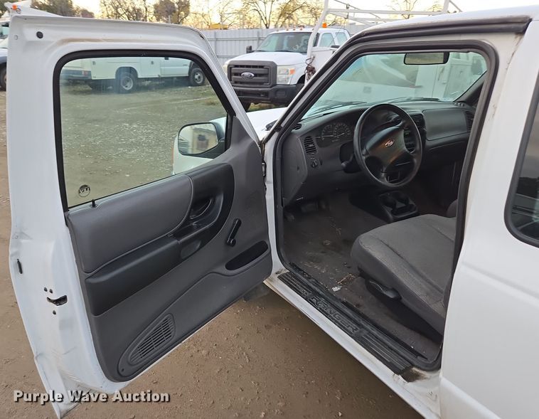 image for item YA0281 2002 Ford Ranger SuperCab pickup truck