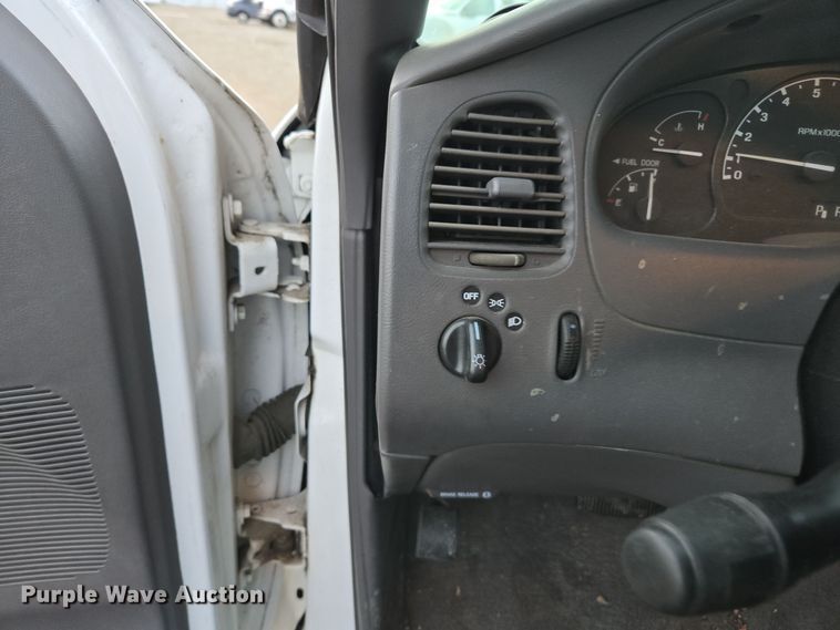 image for item YA0281 2002 Ford Ranger SuperCab pickup truck