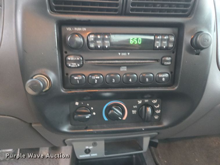 image for item YA0281 2002 Ford Ranger SuperCab pickup truck