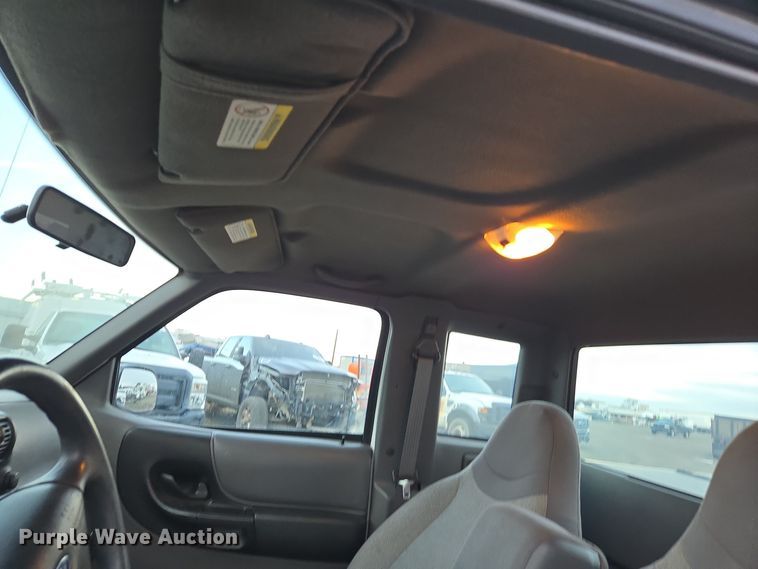 image for item YA0281 2002 Ford Ranger SuperCab pickup truck