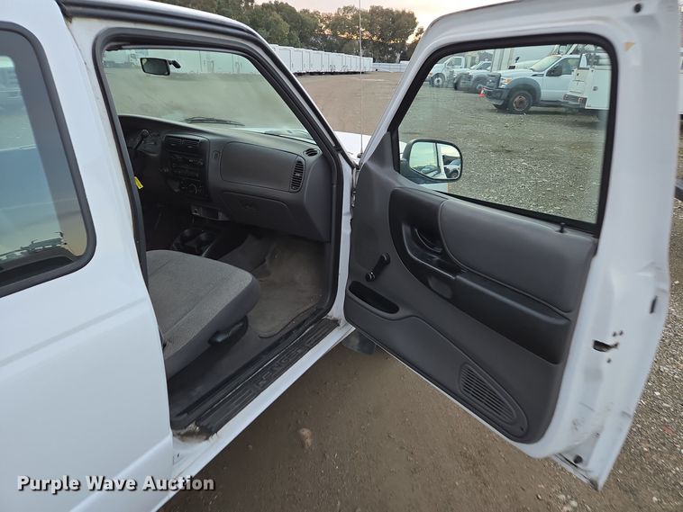 image for item YA0281 2002 Ford Ranger SuperCab pickup truck