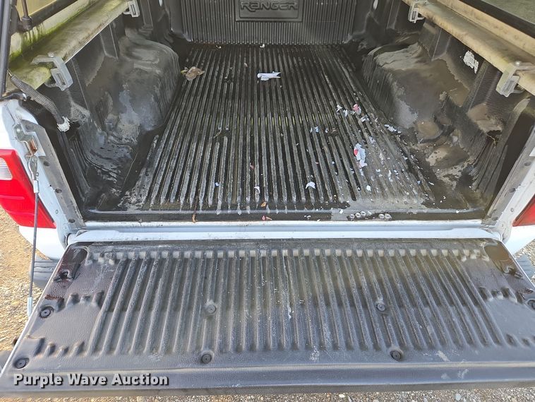 image for item YA0282 2004 Ford Ranger SuperCab pickup truck