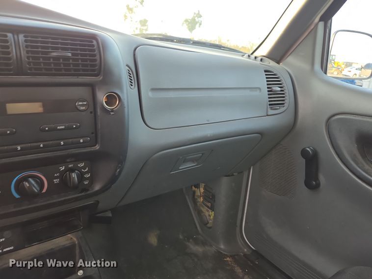 image for item YA0282 2004 Ford Ranger SuperCab pickup truck