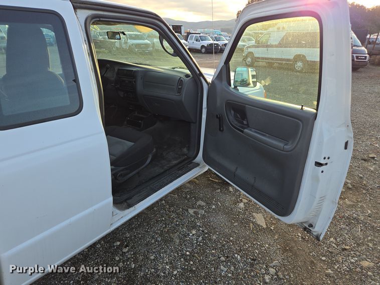 image for item YA0282 2004 Ford Ranger SuperCab pickup truck