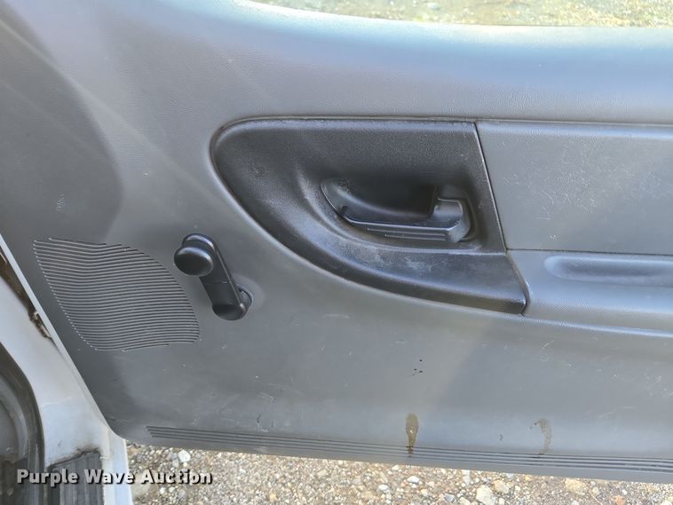 image for item YA0282 2004 Ford Ranger SuperCab pickup truck