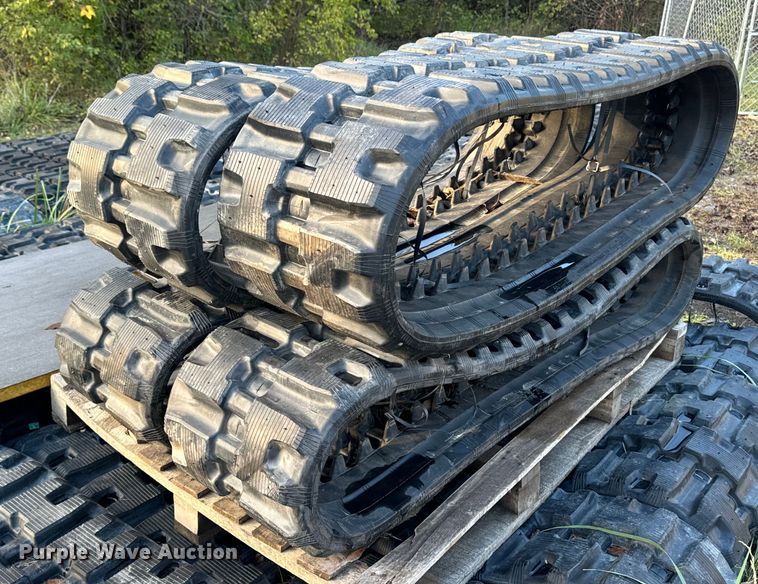 image for item EG6924 (4) Camso excavator rubber tracks