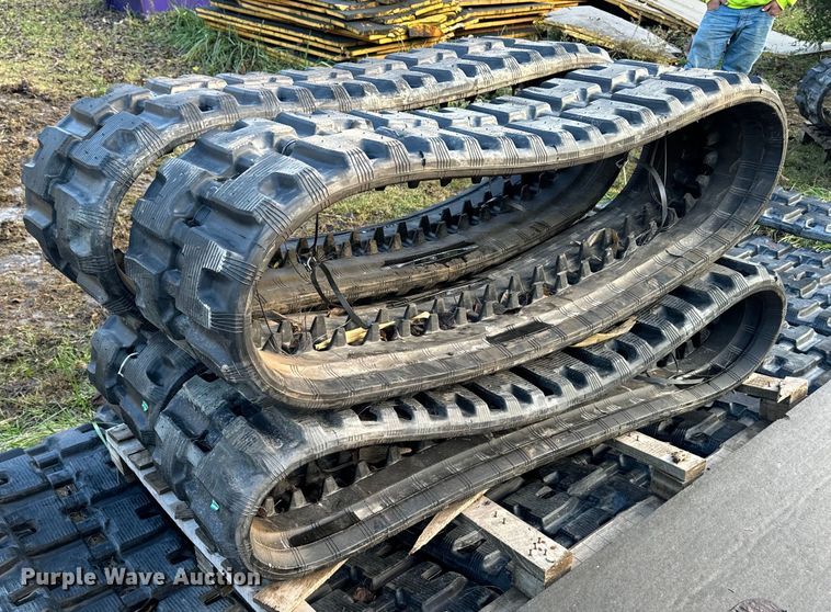 image for item EG6924 (4) Camso excavator rubber tracks